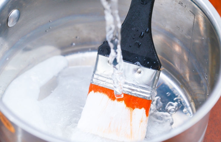 aid42886-728px-Clean-a-Paintbrush-Step-12-Version-2.jpg